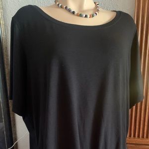 ▪️Glider plus size black top w/split asymmetrical hem on side